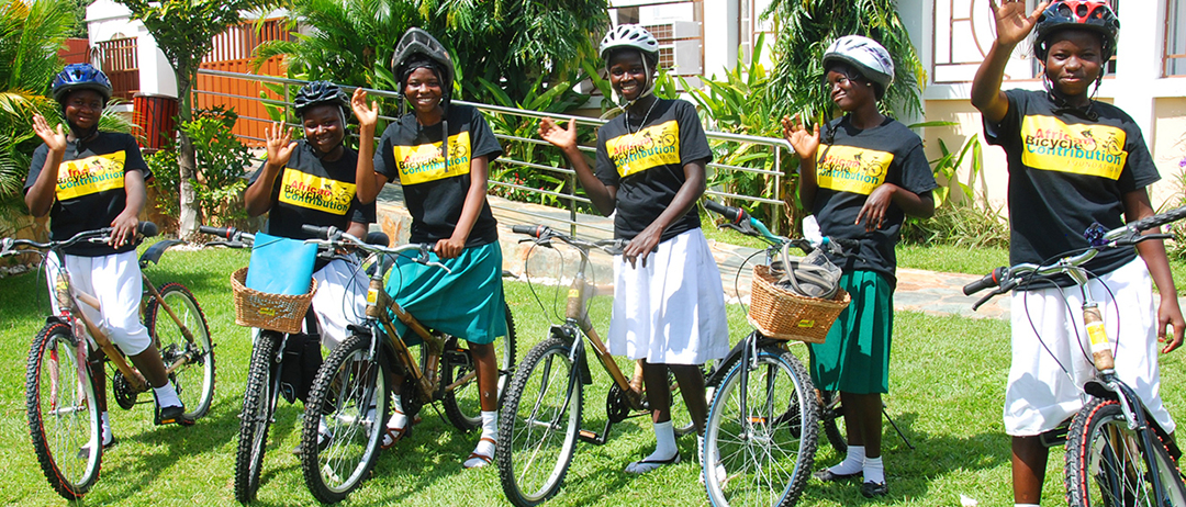 Joven emprendedora africana fabrica bicicletas de Bambú para que las niñas y los niños de bajos recursos no dejen la escuela